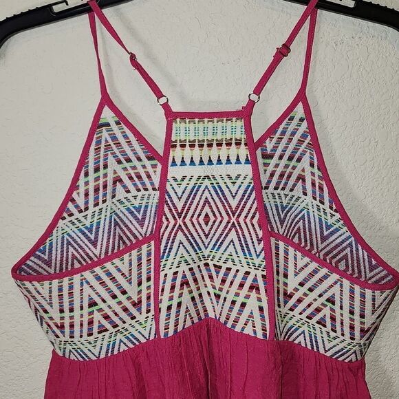 NWOT Pink Tribal top - Picture 4 of 4